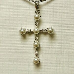 925 Silver cross pendant with cultured pearls. Pendant only